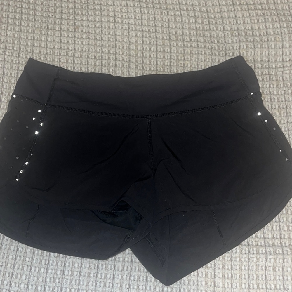 Lulu Shorts (String Missing) Size 4 - image 1